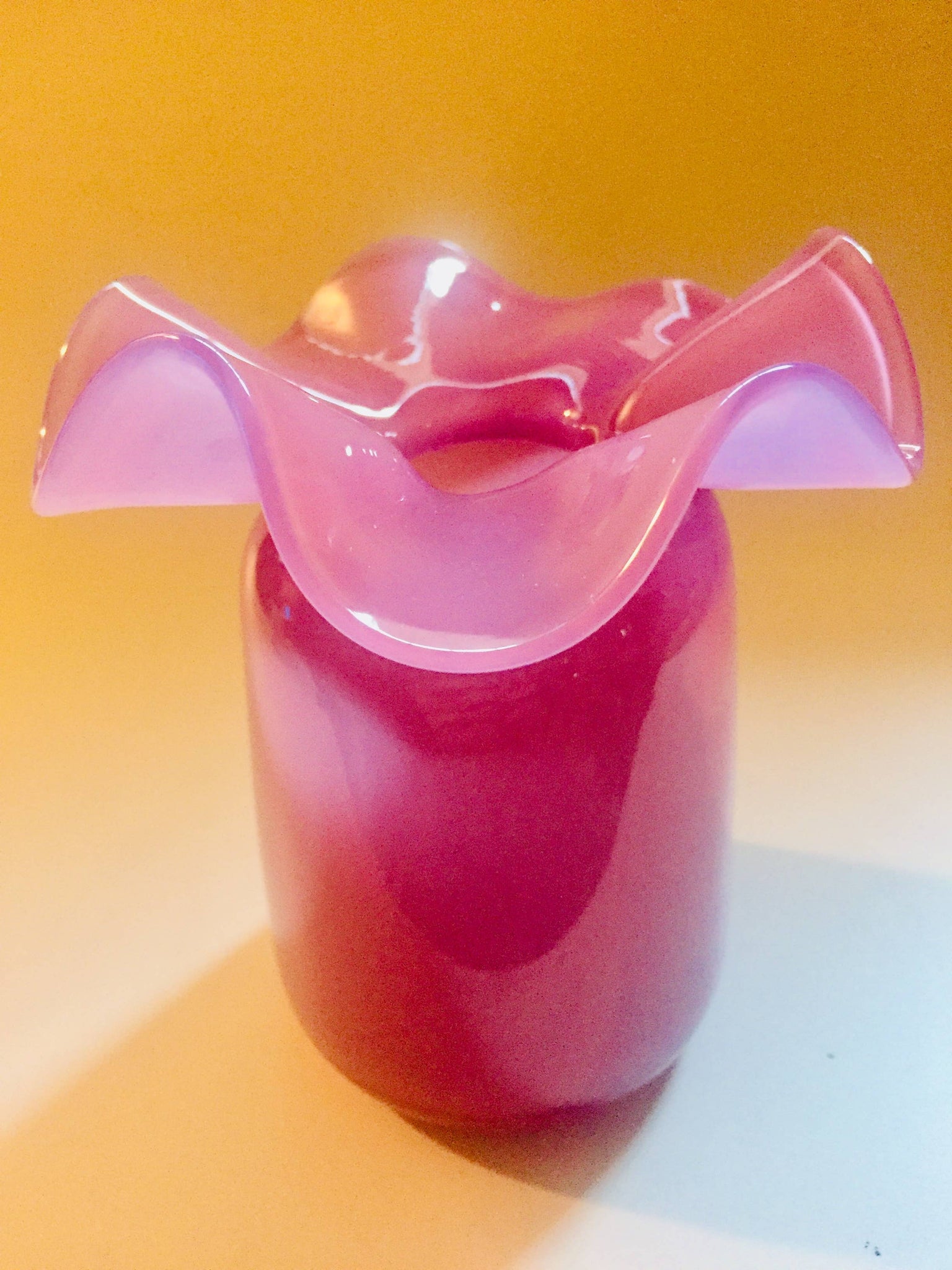 White Ruffle Bud vase / Blown Glass / 5”x4”