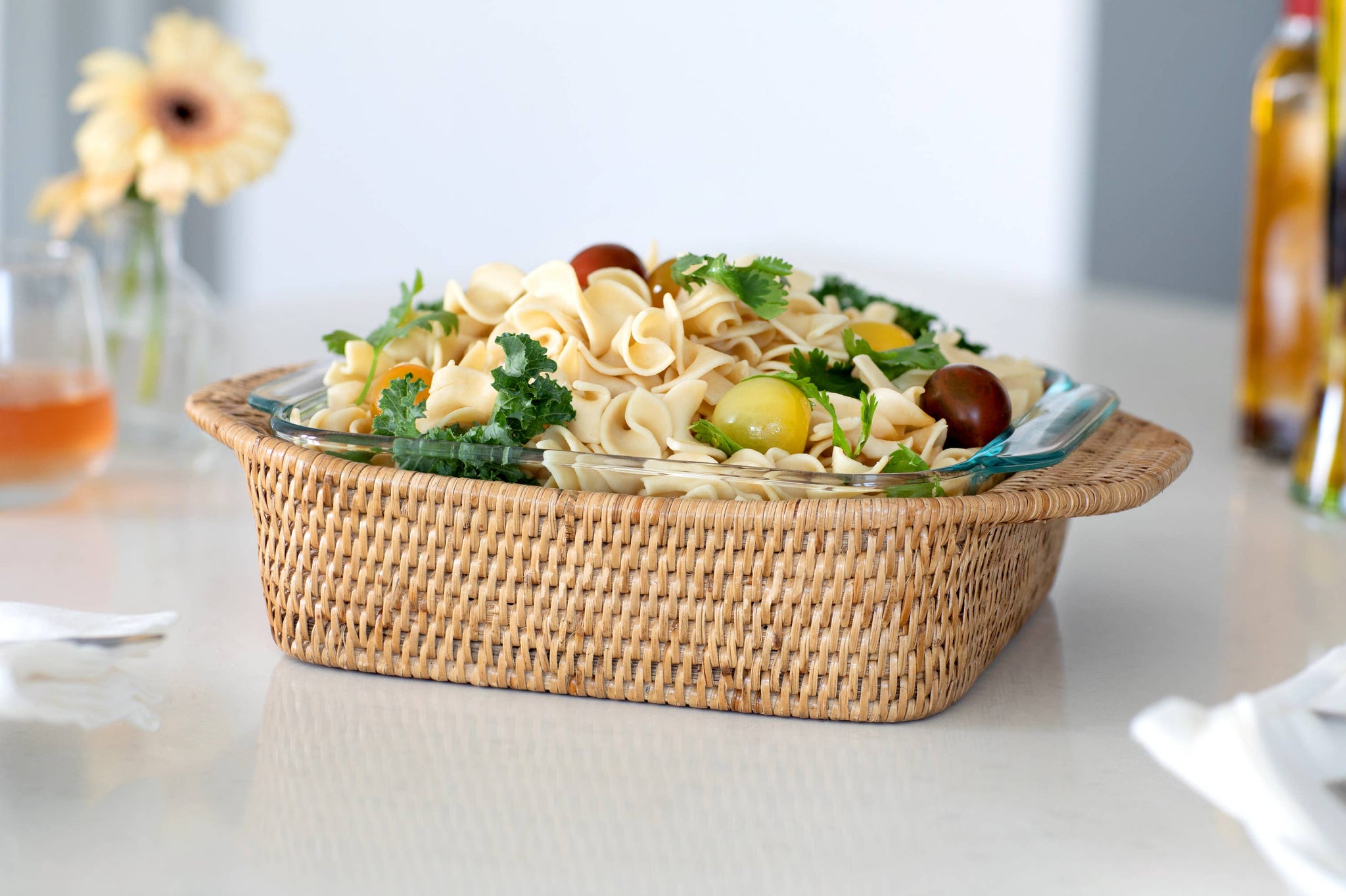Rattan Square Baker Basket with Pyrex: Honey Brown