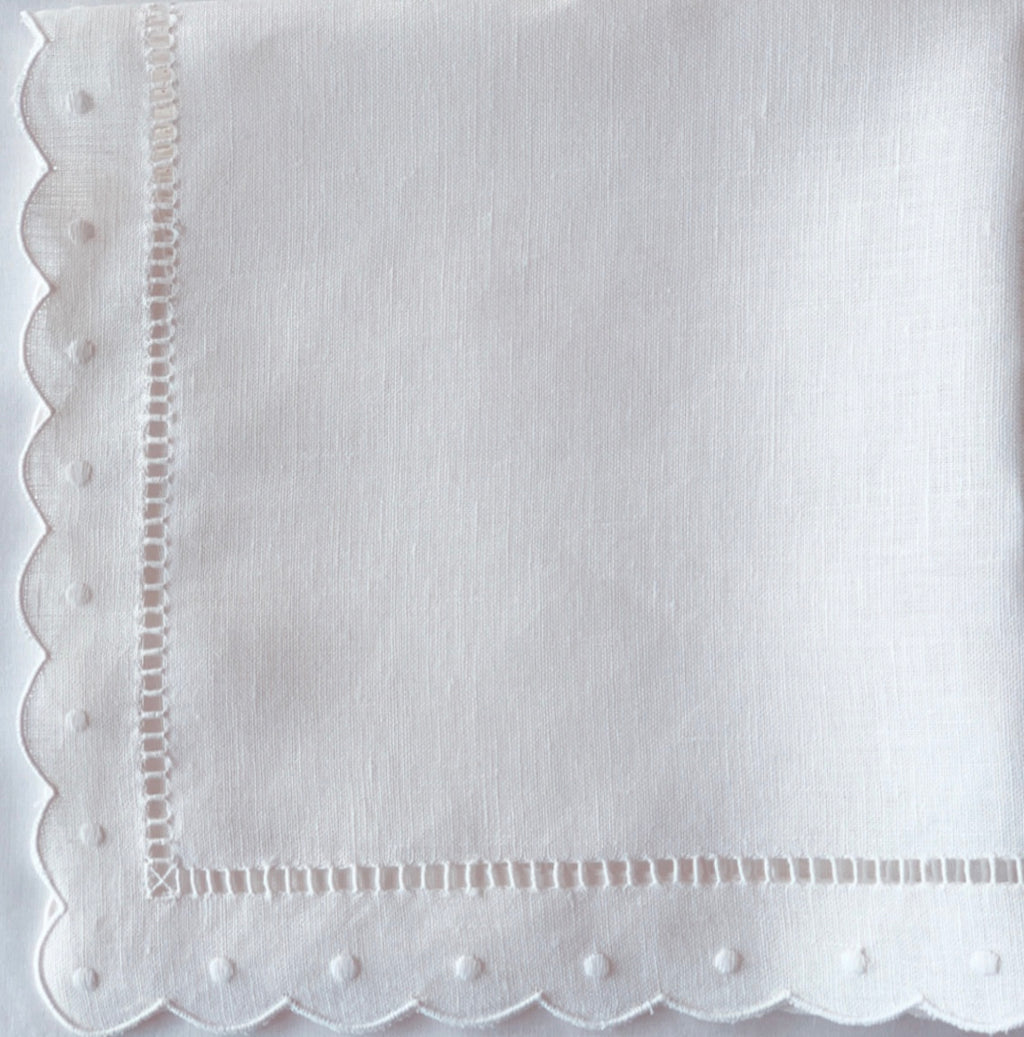 White Scalloped and Dot Napkin