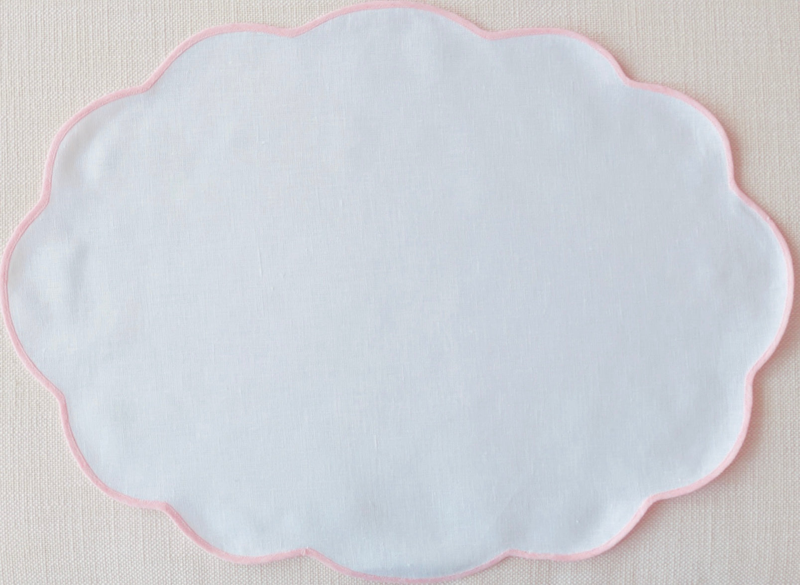 White and Pink Oval Scalloped Placemat