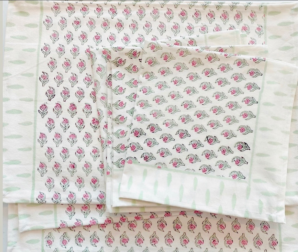 Pink and Seafoam Flower Placemat and Napkin Set